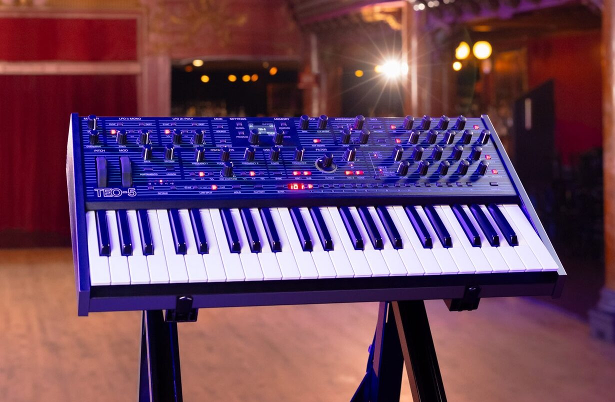 סינתיסייזר Oberheim TEO-5 Synthesizer